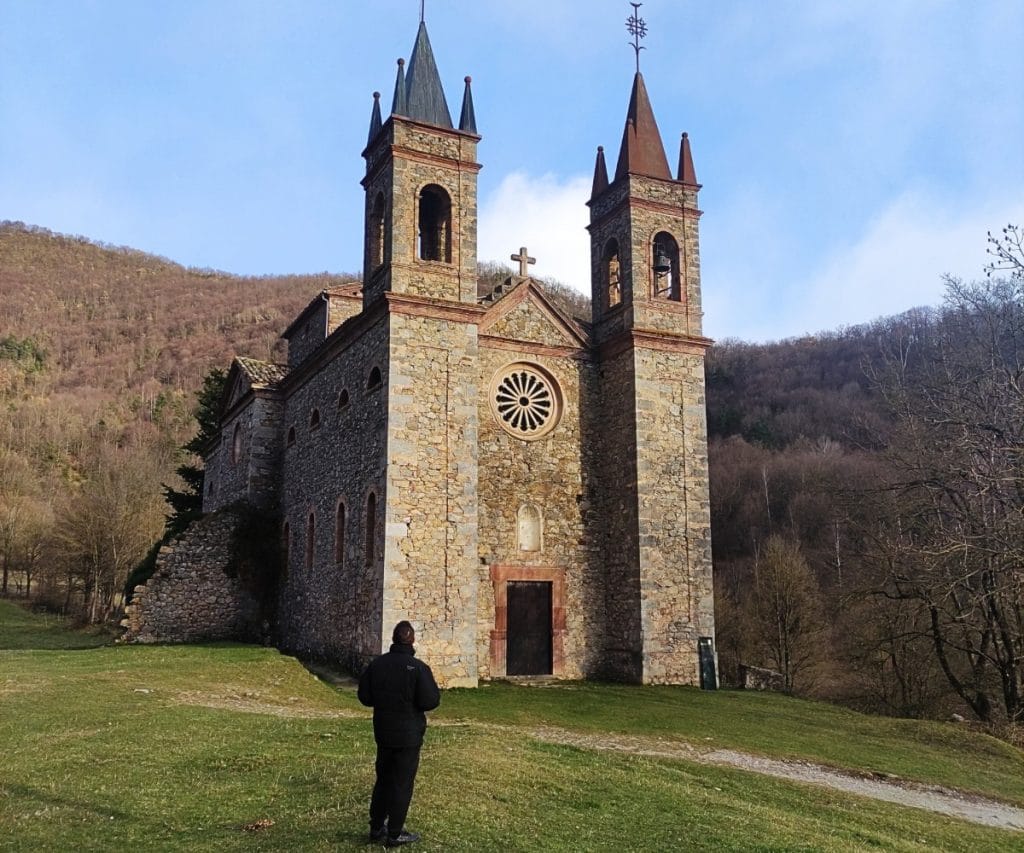 Lugares que ver en el Pirineo de Girona, el Santuari del Remei